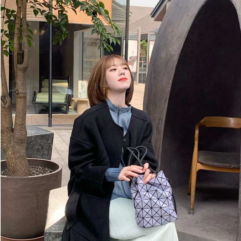 Iss bucket bag multi-color optional shoulder can be slung and portable.